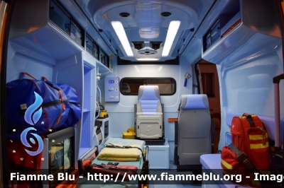 Peugeot Boxer
CTS Ambulanze Milano
Ambulanza 551
Allestita Mobitecno
 - Vano Sanitario -
Parole chiave: Peugeot Boxer Ambulanza