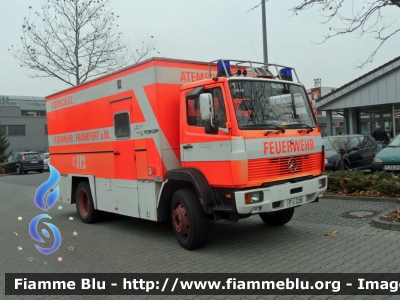 Mercedes-Benz ?
Bundesrepublik Deutschland - Germany - Germania
Feuerwehr Frankfurt Am Main 

