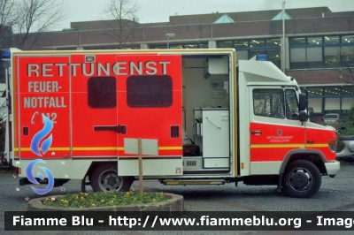 Mercedes-Benz Vario
Bundesrepublik Deutschland - Germania
Feuerwehr Dusseldorf
Parole chiave: Ambulanza Ambulance Mercedes-Benz