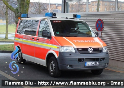 Volkswagen Transporter T5
Bundesrepublik Deutschland - Germania
Feuerwehr Dusseldorf
