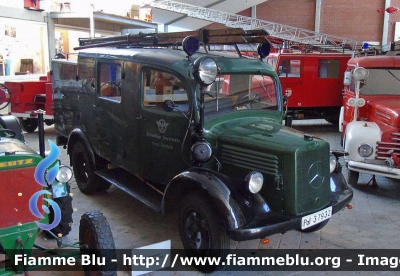 Mercedes-Benz ?
Bundesrepublik Deutschland - Germany - Germania
Deutsches Feuerwehr-Museum Fulda
