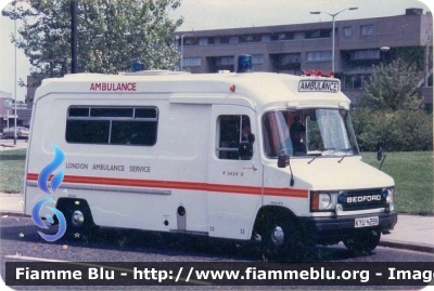 Bedford CF280
Great Britain - Gran Bretagna
London Ambulance
