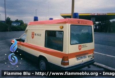 Mercedes-Benz ?
Bundesrepublik Deutschland - Germania
Malteser Meinz
Parole chiave: Ambulanza Ambulance