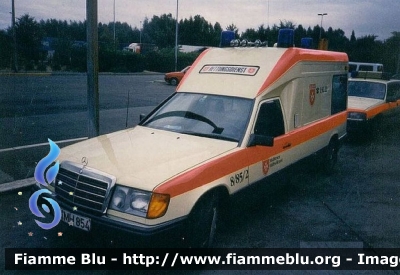 Mercedes-Benz ?
Bundesrepublik Deutschland - Germania
Malteser Meinz
Parole chiave: Ambulanza Ambulance