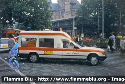 Mercedes-Benz Classe E Wagon
Bundesrepublik Deutschland - Germania
ASB
Arbeiter Samariter Bund
Parole chiave: Ambulanza Ambulance