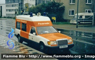Mercedes-Benz Classe E Wagon
Bundesrepublik Deutschland - Germania
Feuerwehr Dusseldorf
Parole chiave: Ambulanza Ambulance