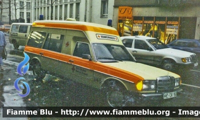 Mercedes-Benz classe E Wagon
Bundesrepublik Deutschland - Germany - Germania
Deutsches Rotes Kreuz
Parole chiave: Ambulanza Ambulance