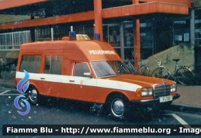 Mercedes-Benz ?
Bundesrepublik Deutschland - Germany - Germania
Feuerwehr Frankfurt Am Main
Parole chiave: Ambulanza Ambulance