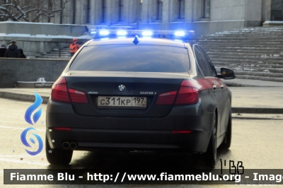 Bmw 528
Российская Федерация - Federazione Russa
федеральную полицию - Polizia Federale 
Polizia Giudiziaria e Anticorruzione
