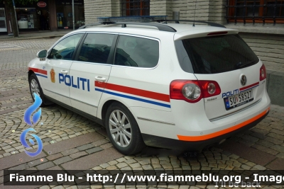 Volkswagen Passat Variant V serie
Kongeriket Norge - Kongeriket Noreg - Norvegia
Politi - Polizia
