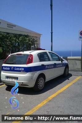 Fiat Grande Punto
Polizia Municipale Capri NA
POLIZIA LOCALE YA444AB
Parole chiave: Campania (NA) Fiat Grande_Punto POLIZIALOCALEYA444AB