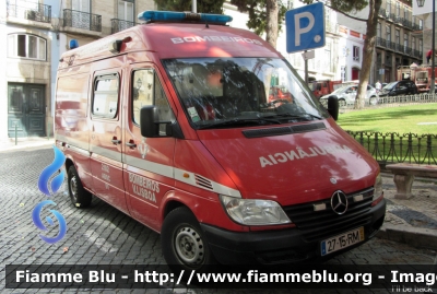 Mercedes-Benz Sprinter II serie 
Portugal - Portogallo
Bombeiros Voluntários de Lisboa
Parole chiave: Ambulanza Mercedes-Benz Sprinter_IIserie