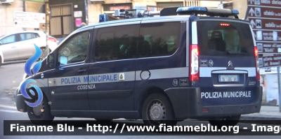 Citroen Jumpy III serie
Polizia Municipale
Comune di Cosenza
Allestimento Ciabilli
POLIZIA LOCALE YA 466 AH
Parole chiave: Citroen Jumpy_IIIserie POLIZIALOCALEYA466AH