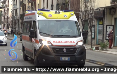 Fiat Ducato X290
Azienda Sanitaria Provinciale
S.U.E.M. Cosenza
Postazione di emergenza territoriale di San Marco Argentano
Allestimento MAF
Parole chiave: Fiat Ducato_X290 Ambulanza
