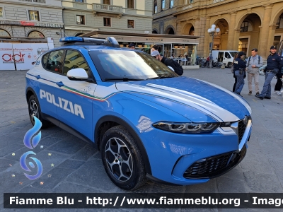 Alfa Romeo Tonale
Polizia di Stato
Squadra Volante
Allestimento FCA
POLIZIA M8053
Parole chiave: Alfa-Romeo Tonale POLIZIAM8053