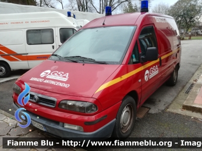 Fiat Scudo I serie
G.S.A. - Servizi Antincendio
Vigili del Fuoco privati in servizio presso gli ospedali fiorentini
Furgone polisoccorso
Parole chiave: Fiat Scudo_Iserie GSA
