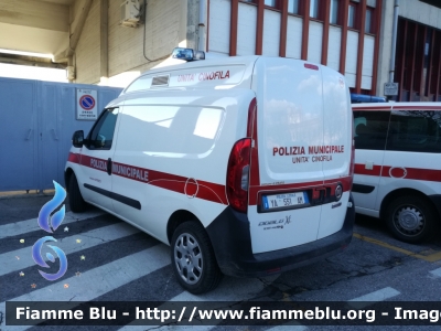 Fiat Doblò II serie
Polizia Municipale di Prato
Unità Cinofili
Automezzo 06
Allestimento Ciabilli
POLIZIA LOCALE YA 531 AM
Parole chiave: Fiat Doblò_IIserie PM_Prato POLIZIALOCALEYA531AM