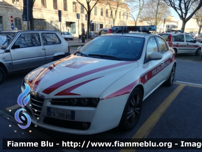 Alfa Romeo 159
Polizia Municipale di Prato (PO)
Unità pronto intervento
Automezzo 21
Allestimento Ciabilli
POLIZIA LOCALE YA 288 AH
Parole chiave: Alfa_Romeo 159 PM_Prato POLIZIALOCALEYA288AH