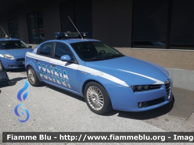 Alfa Romeo 159
Polizia di Stato
Questura di Bolzano
Polizia Ferroviaria
POLIZIA F6164
Parole chiave: Alfa_Romeo 159 POLIZIAF6164