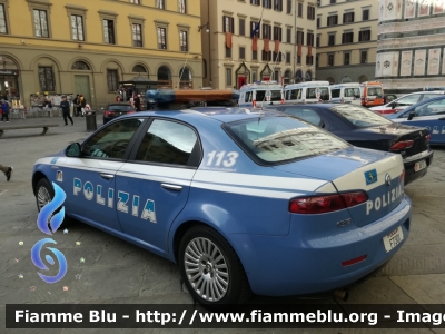 Alfa Romeo 159
Polizia di Stato
Polizia stradale
POLIZIA F7301
Parole chiave: Alfa_Romeo 159 POLIZIAF7301