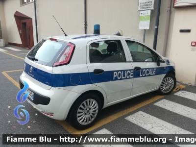 Fiat Punto Evo
Polizia Locale di Pont-Saint-Martin (AO)
Police Locale de Pont-Saint-Martin
Automezzo 1
Parole chiave: Fiat punto_evo PL_pont-saint-martin DB875BJ