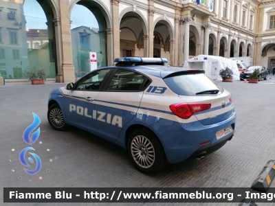 Alfa Romeo Nuova Giulietta restyle
Polizia di Stato
Squadra Volante
Allestimento NCT Nuova Carrozzeria Torinese
Decorazione Grafica Artlantis
POLIZIA M5529
Parole chiave: Alfa_Romeo Nuova_Giulietta_restyle POLIZIAM5529