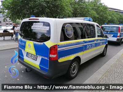 Mercedes-Benz Vito II serie
Deutschland - Germania
Bundespolizei - Polizia Federale
BP 30-324
Parole chiave: Mercedes-Benz Vito_IIserie