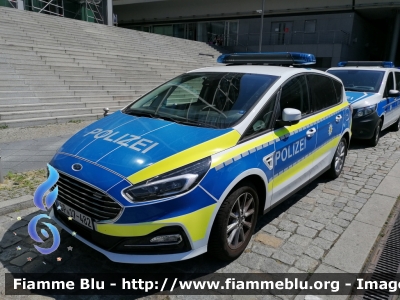 Ford S-MAX II serie
Deutschland - Germania
Bundespolizei - Polizia Federale
BP 17-482
Parole chiave: Ford S-Max_IIserie Bundespolizei BP17-482