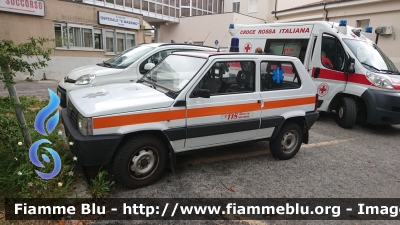 Fiat Panda 4x4
118 Abruzzo Soccorso
A.U.S.L. Pescara
ex automedica utilizzata per trasporto materiali
Parole chiave: Fiat Panda_4x4
