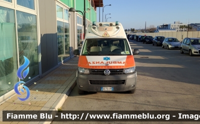 Volkswagen Transporter T5 Restyle
Misericordia di Pescara
allestita Aricar
Parole chiave: Volkswagen_Transporter_T5_Restyle