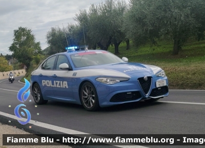 Alfa Romeo Nuova Giulia Q4
Polizia di Stato
Polizia Stradale
POLIZIA M2700
In scorta al Giro D'Italia 2020
Parole chiave: Alfa-Romeo Nuova_Giulia_Q4 PoliziaM2700