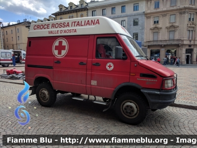 Iveco Daily 35-10 4x4 II serie
Croce Rossa Italiana
Comitato di Saint-Vincent
AO 11 11-05
CRI A 2625
Parole chiave: Iveco Daily CRIA2625 Furgone
