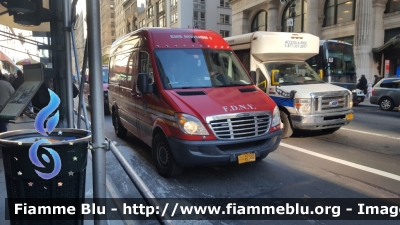 Freightliner Sprinter III serie
United States of America - Stati Uniti d'America
New York Fire Department
EMS Division 1
Parole chiave: Freightliner Sprinter_IIIserie