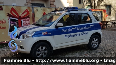 Daihatsu Terios II serie
Polizia Municipale
Associazione Intercomunale della Pianura Forlivese
Comune di Forlì
Forlì 49
Parole chiave: Daihatsu Terios_IIserie