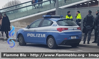 Alfa Romeo Nuova Giulietta restyle
Polizia di Stato
POLIZIA M1426
Parole chiave: Alfa-Romeo Nuova_Giulietta_restyle POLIZIAM1426