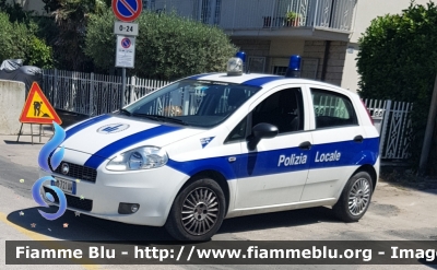Fiat Grande Punto
Polizia Municipale Bellaria-Igea Marina (RN)
Parole chiave: Fiat Punto_VIserie