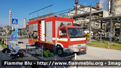 Iveco-Zeta 95-14 
Servizio Antincendio 
Porto di Ravenna
Polisoccorso
Allestimento Ravasini

Parole chiave: Iveco-Zeta 95-14