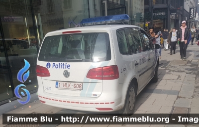 Volkswagen Sharan
Koninkrijk België - Royaume de Belgique - Königreich Belgien - Belgio
Police Locale Bruxelles
Parole chiave: Volkswagen Sharan