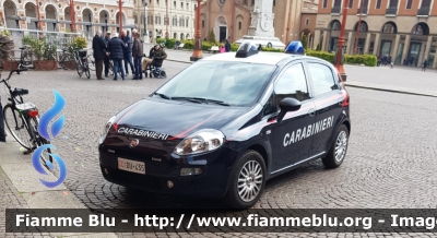 Fiat Grande Punto
Carabinieri
CC DU 435
Parole chiave: Fiat Grande_Punto CCDU435