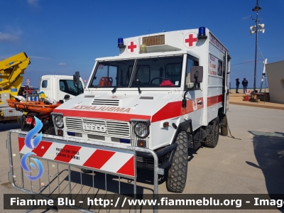 Iveco VM90
Croce Rossa Italiana
Comitato di Riccione
CRI 258 AA
RN 47 12-06
Parole chiave: Iveco VM90 CRI258AA Ambulanza