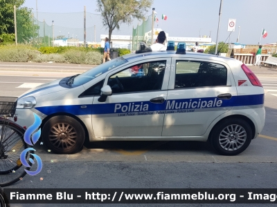 Fiat Grande Punto
Polizia Municipale
Comune di Rimini
Rimini 570
POLIZIA LOCALE YA 139 AM
Parole chiave: Fiat Grande_Punto POLIZIALOCALEYA139AM
