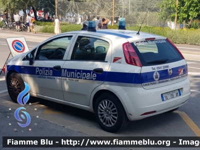 Fiat Grande Punto
Polizia Municipale
Comune di Rimini
Rimini 570
POLIZIA LOCALE YA 139 AM
Parole chiave: Fiat Grande_Punto POLIZIALOCALEYA139AM