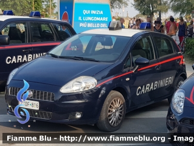 Fiat Grande Punto
Carabinieri
CC DF 816
Parole chiave: Fiat Grande_Punto CCDF816