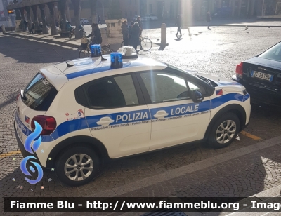 Citroen C3
Polizia Municipale
Associazione Intercomunale della Pianura Forlivese
Comune di Forlì
Forlì 9
Parole chiave: Citroen C3