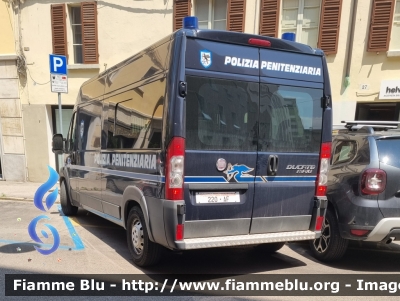 Fiat Ducato Maxi X250
Polizia Penitenziaria
Veicolo Per Traduzione Detenuti
Allestimento Mussa&Graziano
POLIZIA PENITENZIARIA 220 AF
