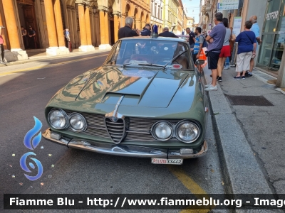 Alfa Romeo 2600 Sprint
Polizia di Stato
Squadra Mobile
Esemplare esposto presso il 
Museo delle auto della Polizia di Stato
POLIZIA 33442
Mille Miglia 2022
Parole chiave: Alfa-Romeo 2600_Sprint POLIZIA33442 1000_Miglia_2021