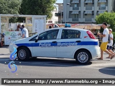 Fiat Punto VI Serie
Polizia Locale Rimini
Rimini 574
Parole chiave: Fiat Punto_IVSerie