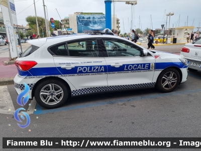 Ford Focus 
Polizia Municipale Bologna
