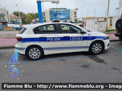 Fiat Nuova Tipo
Polizia Municipale
Corpo Intercomunale della Bassa Reggiana (RE)
Allestimento Bertazzoni
POLIZIA LOCALE YA 558 AS
