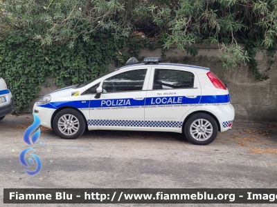 Fiat Punto VI Serie
Polizia Municipale
Modena 28
POLIZIA LOCALE YA 543 AS
